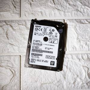 98%勁新行貨HGST 2.5寸 1TB SATA硬碟
