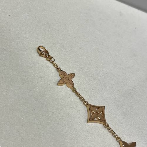 LOUIS VUITTON LV 2025新款手鍊四葉草字母 飾品女生