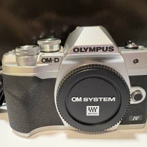 Olympus Em-10 Mark iv 連20 f1.7及kit鏡 可小議