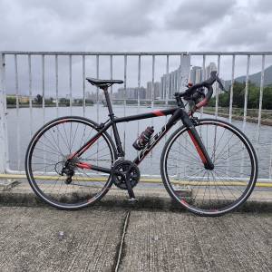 FELT 公路車 | 鋁架碳叉Shimano 105套件 22速 | Tubeless Ready超輕鋁拎|90%New