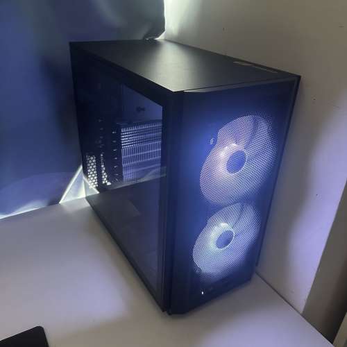 RTX 5070 主機 14600K + Z790 + 850W + 2TB SSD M2 + 32GB DDR5 + MATX + 2k gaming...