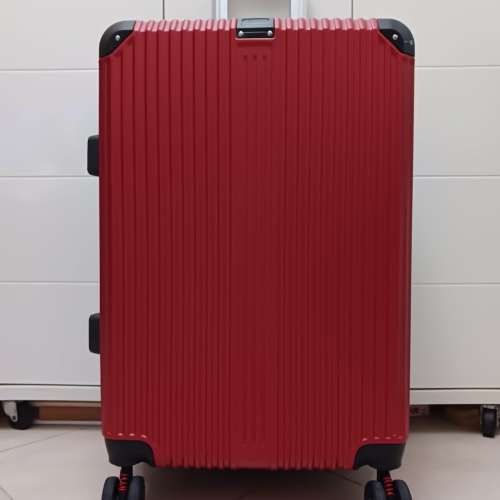 紅黑24 吋旅行喼 / 行李箱 24 inch suitcase / baggage / luggage
