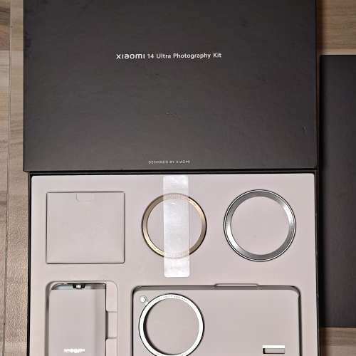 手機  Xiaomi 小米  小米 14 Ultra 16GB+512GB 白色 港行 99%新 連專業攝影套裝+ 6...