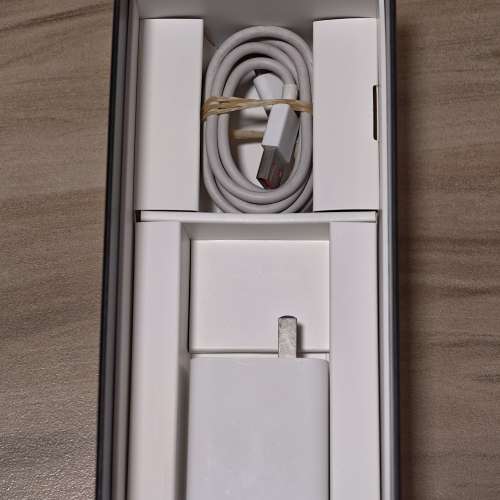 手機  Xiaomi 小米  小米 14 Ultra 16GB+512GB 白色 港行 99%新 連專業攝影套裝+ 6...