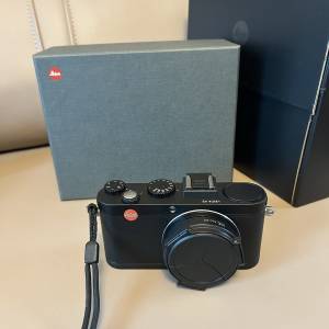 leica x2 & box