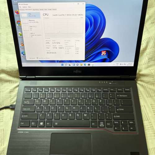 Fujitsu U748 14 inch FHD laptop pc i7