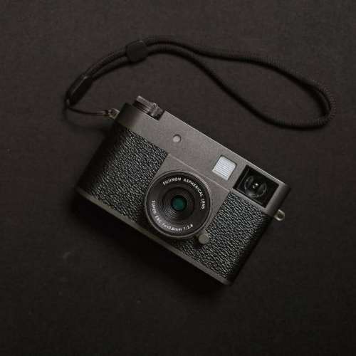 Fujifilm X-Half 灰銀 行貨 送多一電