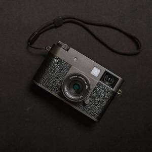Fujifilm X-Half 灰銀 行貨 送多一電