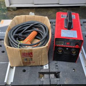 工業用電焊機