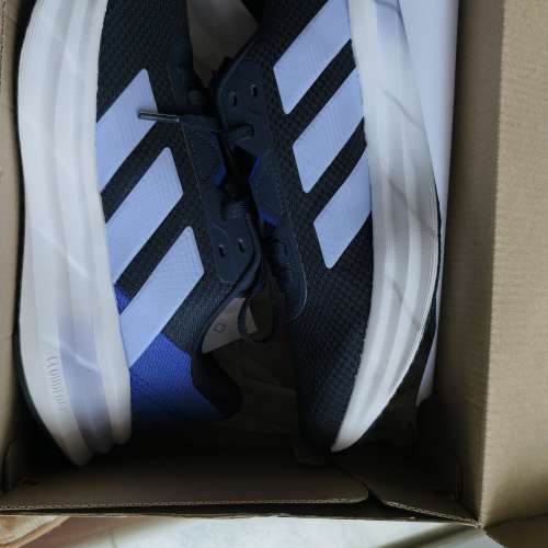 全新adidas跑鞋 波鞋