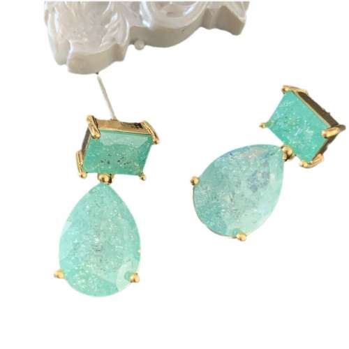 天然蓝色雪花水晶锆石耳环