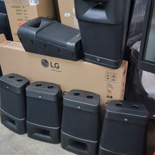 9400 Cinema Surround Loudspeaker 2-Way Passive 1" HF, 10" Woofer (2" VC)