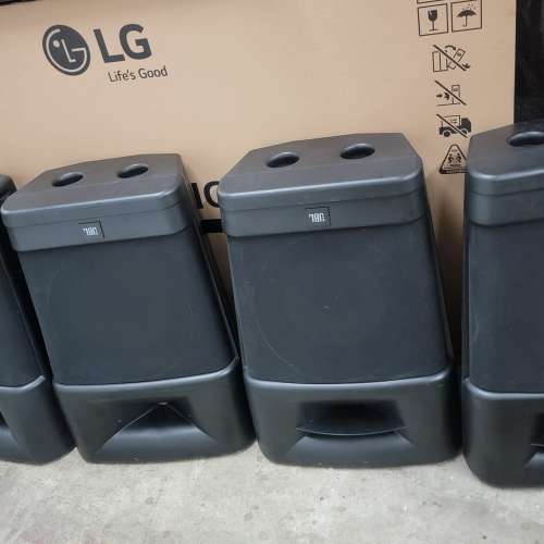 9400 Cinema Surround Loudspeaker 2-Way Passive 1" HF, 10" Woofer (2" VC)