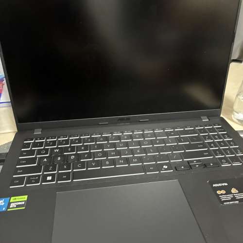 Asus v16