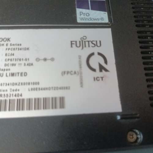 FUJITSU E544 手提電腦