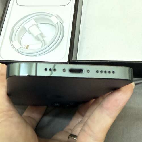 iPhone 12 Pro 256G (不議價）🙏