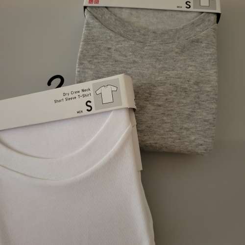 Uniqlo Dry tee ( s )