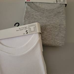 Uniqlo Dry tee ( s )