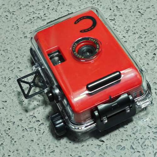 全新防水菲林相機（可在3米水深使用）