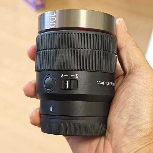 平售 99% New Samyang V-AF 100mm 2.3