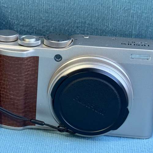 Fujifilm XF10