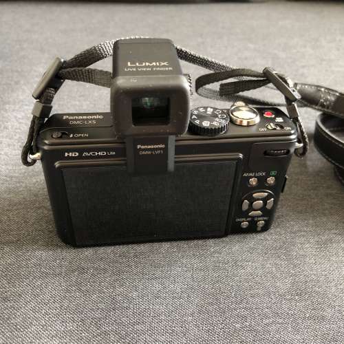 Panasonic Lumix DMC-LX5 w/ LVF1 (95% new)
