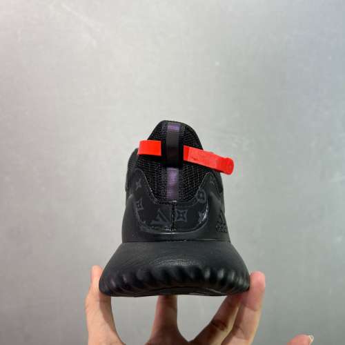 ADIDAS ALPHABOUNCE INSTINCT M 低幫休閒運動跑步鞋 size：36 36.5 37 38 38.5 39 ...