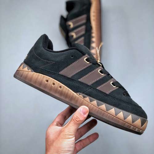 Adidas Adimatic Low 馬蒂奇系列低幫 復古鯊魚麪包鞋運動休閒滑板板鞋 size：36-45