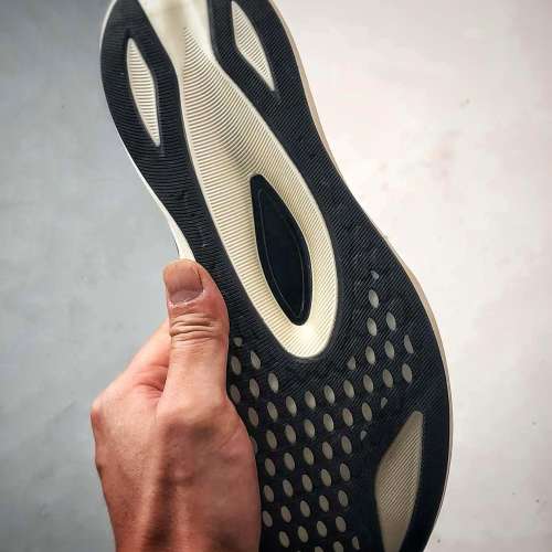 Asics Magic Speed 4 白黑 輕量減震碳板競速跑步鞋 size：36 37 38 39 39.5 40 40....