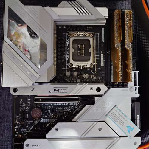 賣ROG Z690A + GSKILL ROYAL DDR4 32GB 4000CL16