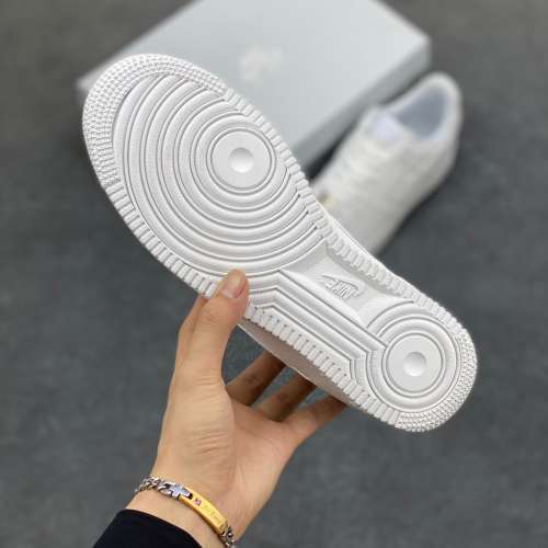 Nike air force 1'07 low低幫休閒板鞋全白 Size：36-45