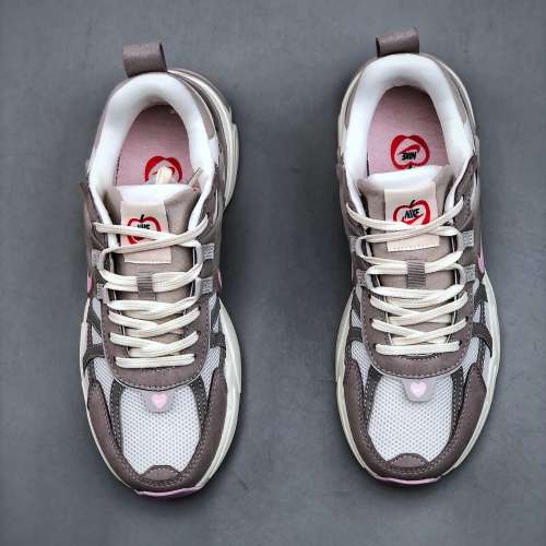 NIKE V2K Runtekk  減震防滑復古低幫跑步鞋 size：36-45