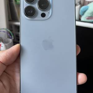 iphone 13pro 256gb , 港行雙卡，電池健康度96,所有原裝，,所有功能正常！！不議價...
