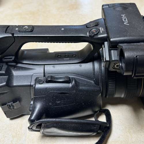 (淨機/帶大HDMI插）低價出售 HVR-Z5P Digital HD Video Camera Recorder