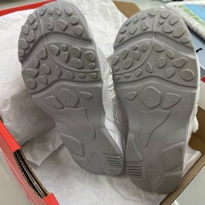 Nike女童網布休閑鞋