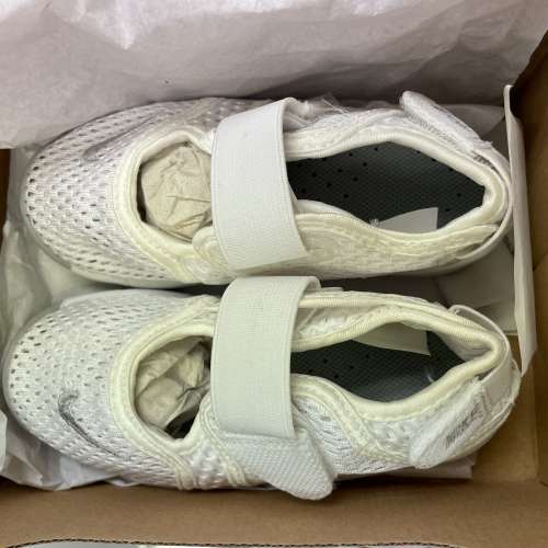 Nike女童網布休閑鞋