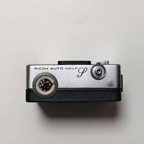 Ricoh Autohalf Y 半格菲林相機