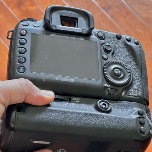 Canon 5DIII BODY  &  battery Grips  (機身 & 直到手柄)