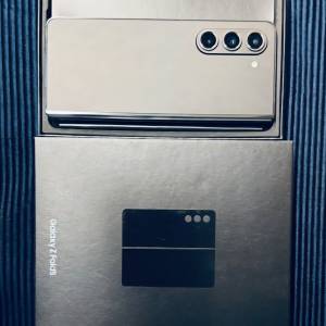 Galaxy fold 5 512g 有保到下年6月