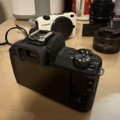 Eos M50+15-45mm+22mm+90EX+EF50 with mount