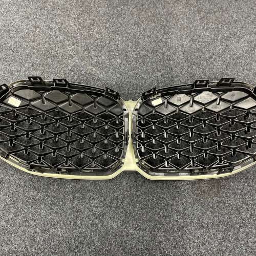 BMW 1 SERIES F40 DIAMOND SHADOWLINE FRONT GRILL 1系 滿天星鬼面罩