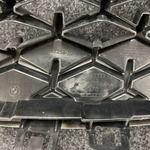 BMW 1 SERIES F40 DIAMOND SHADOWLINE FRONT GRILL 1系 滿天星鬼面罩