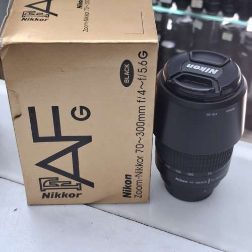 NIKON ZOOM-NIKKOR 70-300MM F4-5.6G FULL SET LIKE NEW