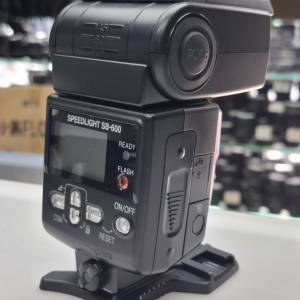 NIKON SPEEDLIGHT SB-600 95% NEW