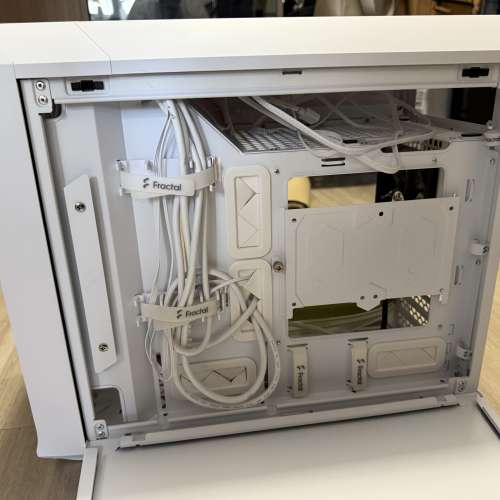 95% New Fractal Design Torrent Nano RGB White TG Light Tint Mini-ITX Case FD-C