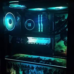 高階RGB電競 Xeon® E5 八核心十六線程遊戲電腦主，2TB 三星 SSD ，暢打各種電腦主...