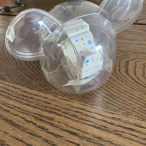 絕版G SHOCK 30週年 Anniversary x "MEDICOM TOY" Be@rbrick Collaboration DW-6900MT