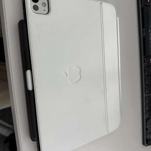 Apple iPad Pro 11-inch (M4) 256gb cellular 連原裝keyboard及apple pencil pro