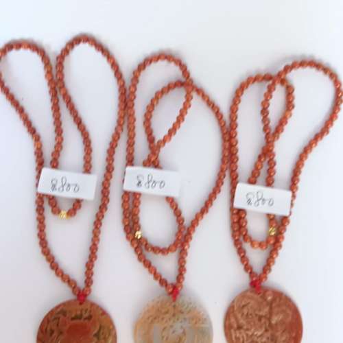 紅翡A玉吊墜，連6mm 26寸頸鏈或繩頸鏈。每個價錢如照片顯示，兩個起八折。no.B10.8.25