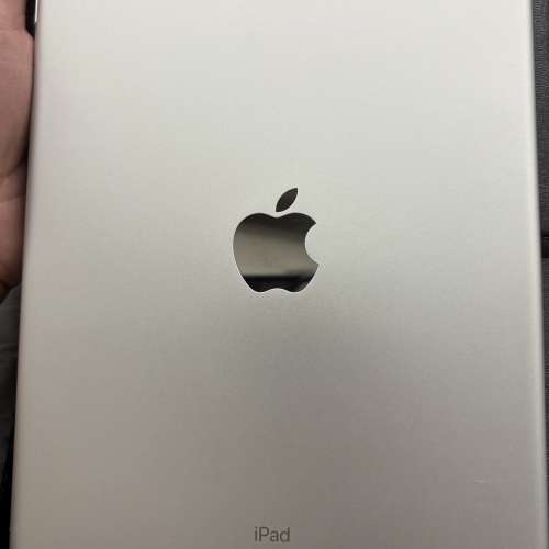 Ipad 8 128gb,港行，冇修冇拆，所有功能正常！